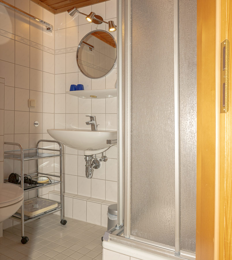 Fewo Gipfelstürmer | Badezimmer mit Dusche & WC